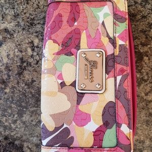 Guess zipper wallet